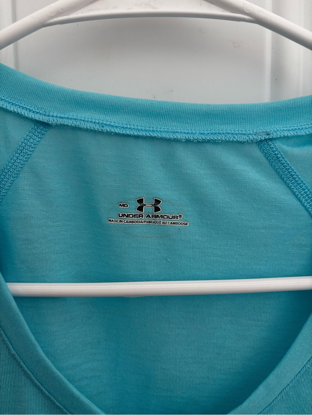 Under Armour Women’s Aqua V-Neck Performance Tee - Picture 2 of 2